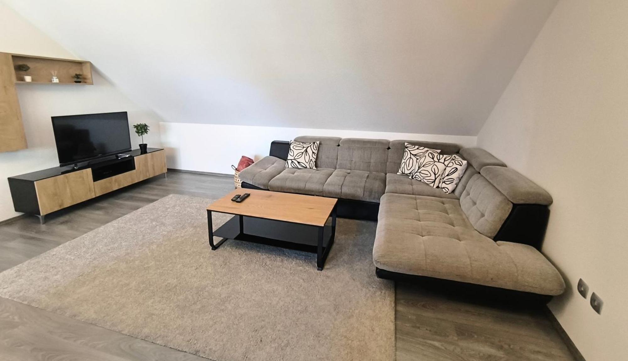 Apartment Cedar Zagreb Airport - Velika Gorica Scitarjevo Exterior photo